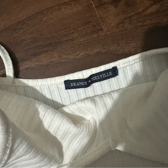 Bundle of 4 Cropped Tanks - Picture 6 of 8